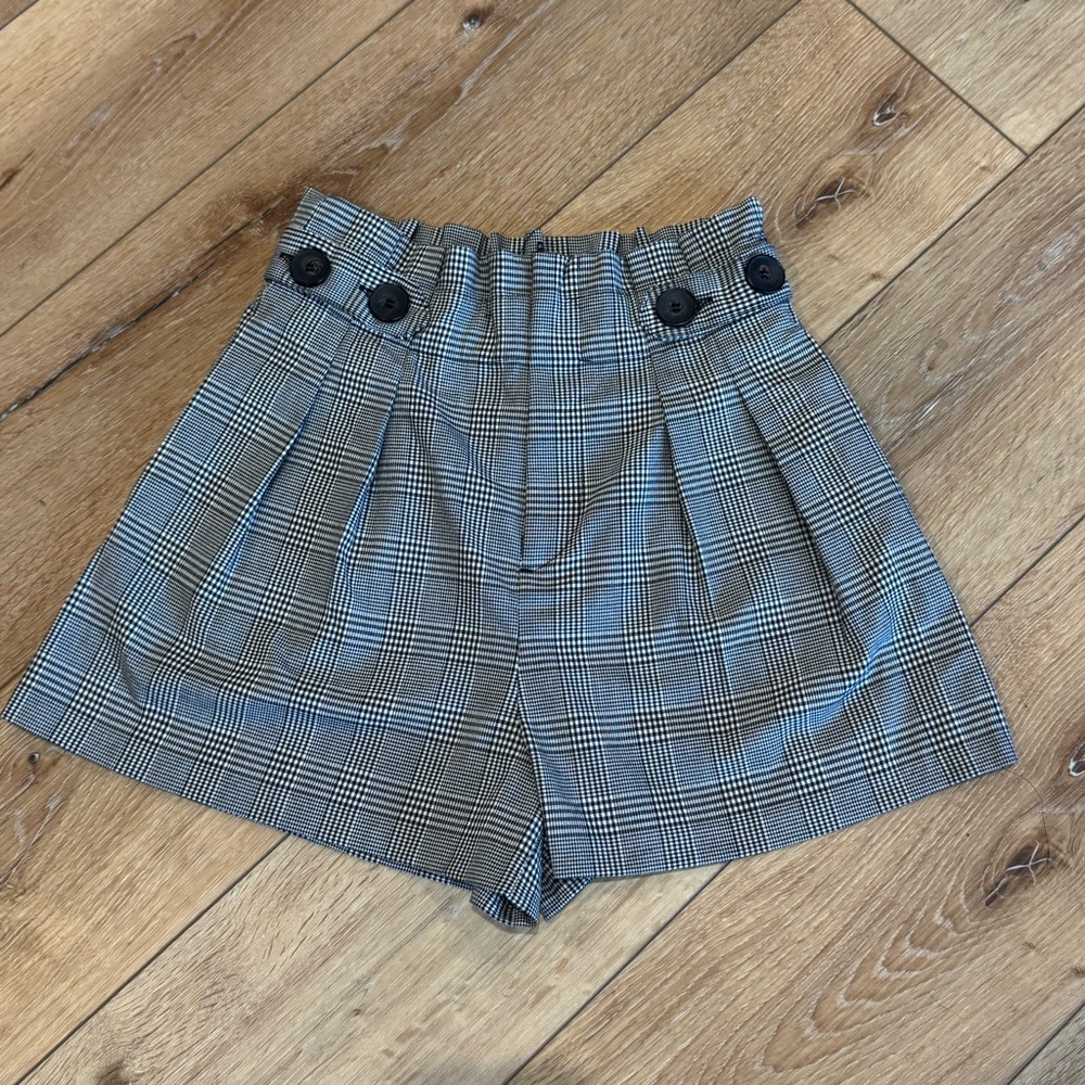 Zara High Waist Plaid Shorts with Button Accents very gossip girl chic S/M 26